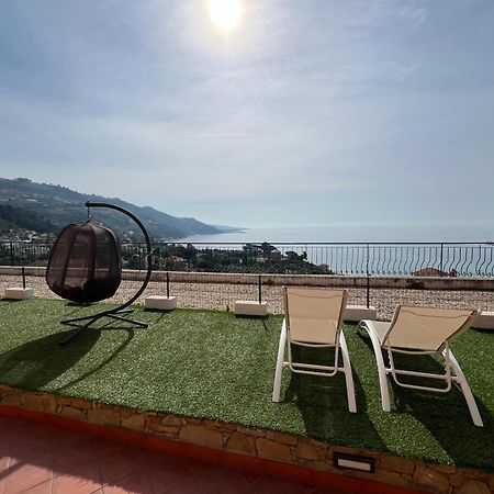 Agriturismo Un Mare Di Fiori 벤티밀리아 외부 사진