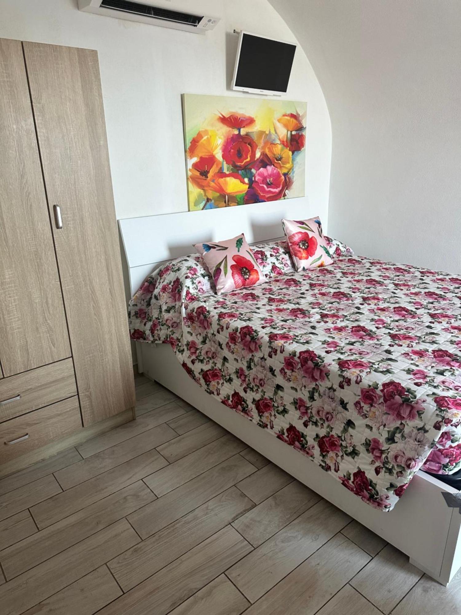 Agriturismo Un Mare Di Fiori 벤티밀리아 외부 사진